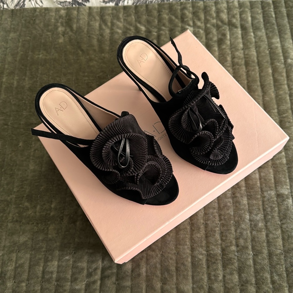 & Daughters Anmarie Heel